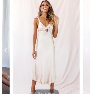 Small selfie Leslie perfect day satin midi dress